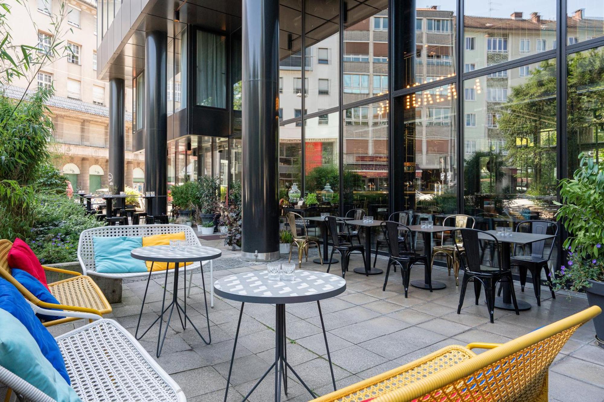 Ruby Lilly 4* Munich
