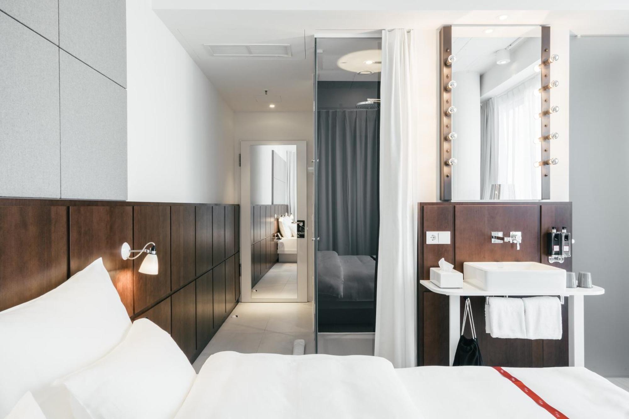 Ruby Lilly Hotel