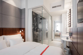 Ruby Lilly 4* Munich